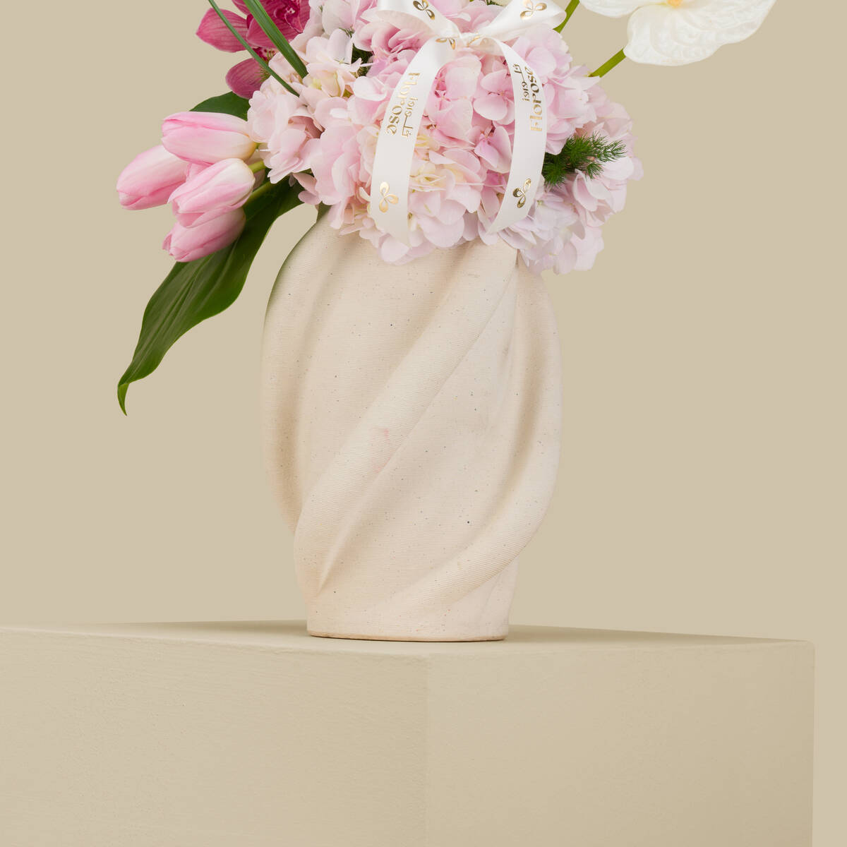 Luxurious Touch Premium Vase Luxurious Touch Premium Vase