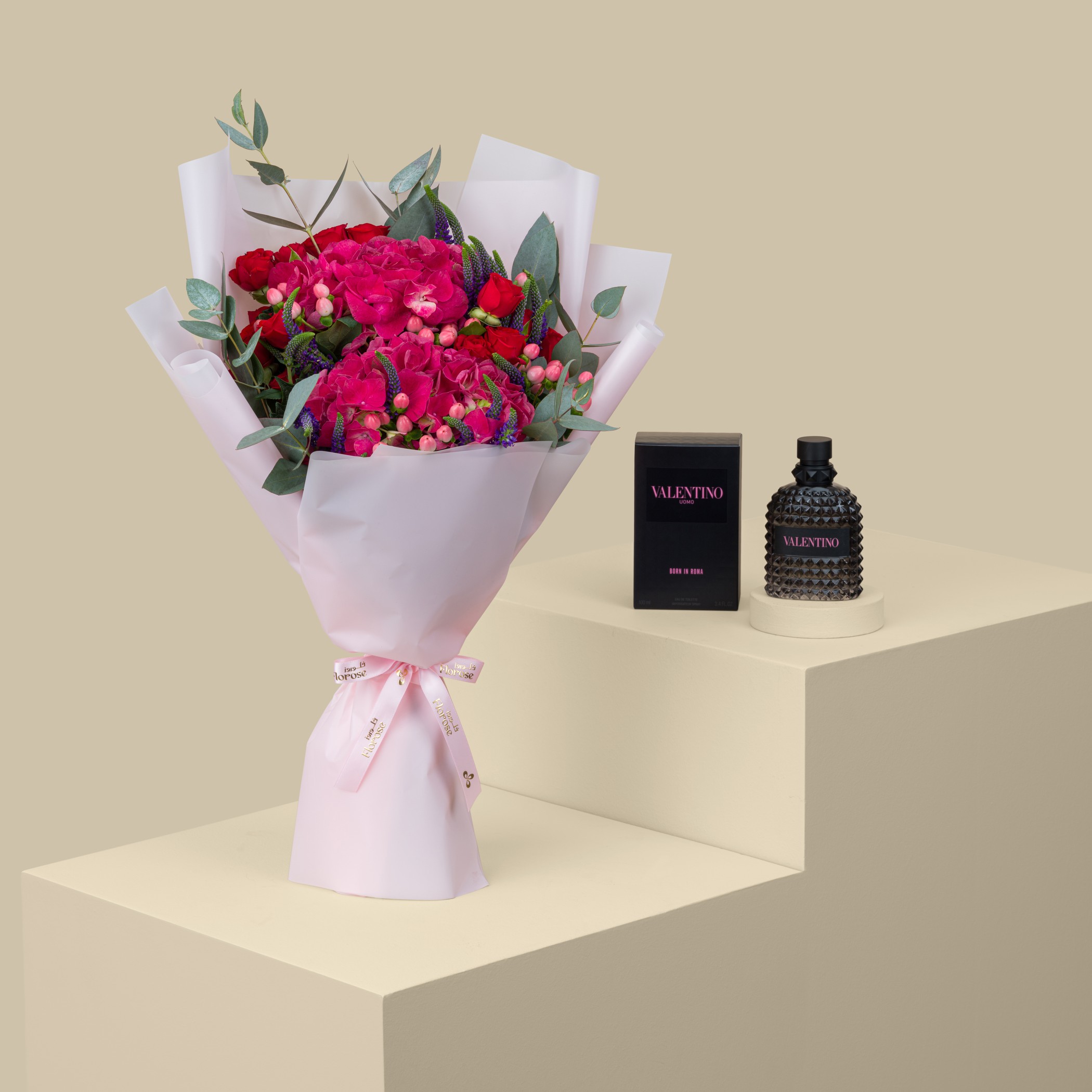 Valentino Uomo Born In Roma | Elegant Presence Bouquet Valentino Uomo Born In Roma | Elegant Presence Bouquet