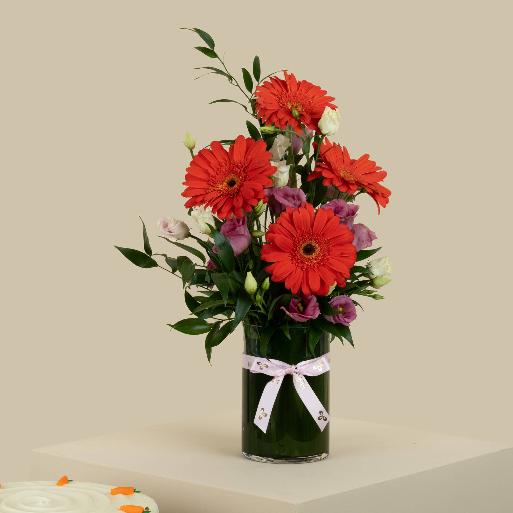 Munch | Large Carrot Cake | Deep Love Vase Munch | Large Carrot Cake | Deep Love Vase