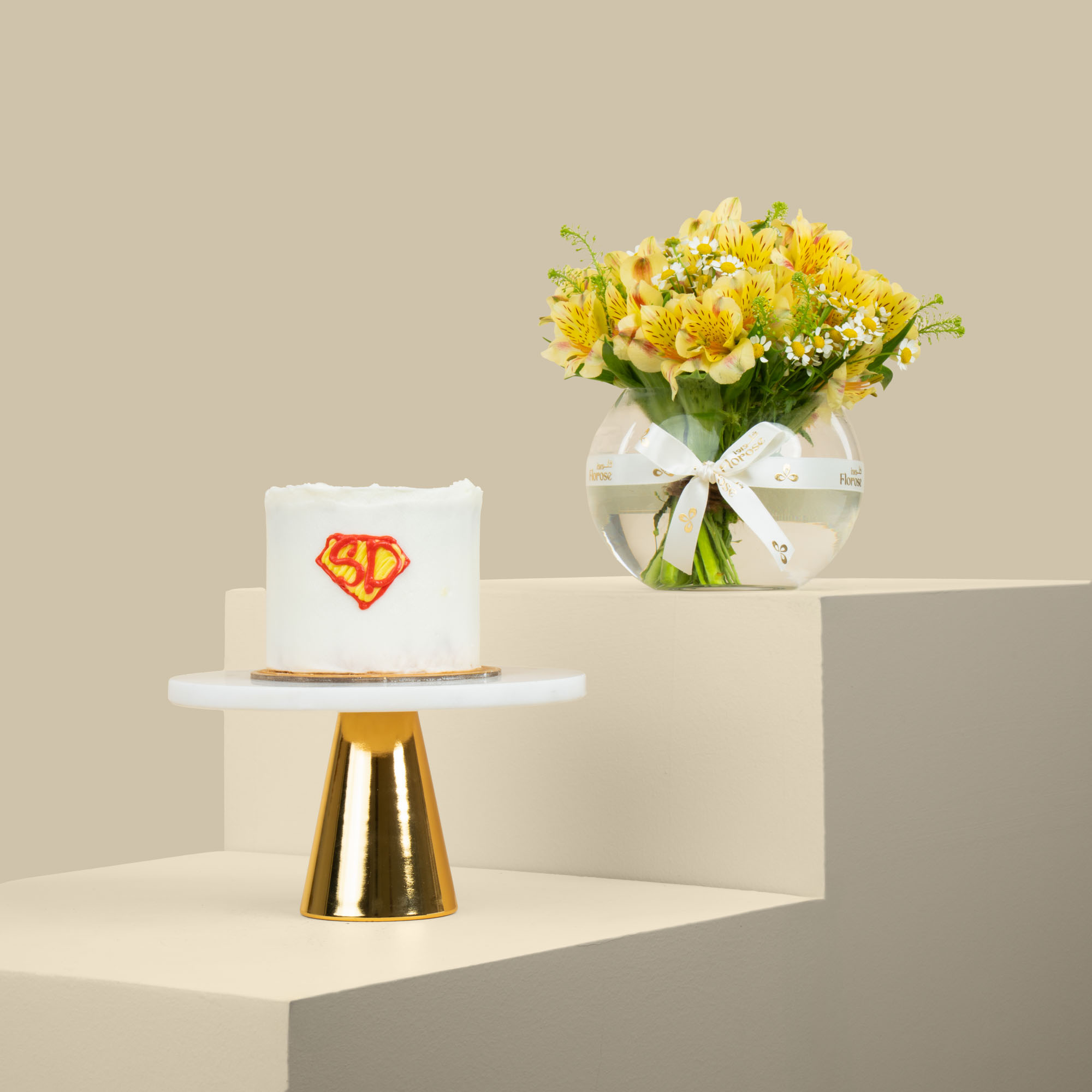 Helen | Daddy's Hero Cake | Happiness Vase Helen | Daddy's Hero Cake | Happiness Vase