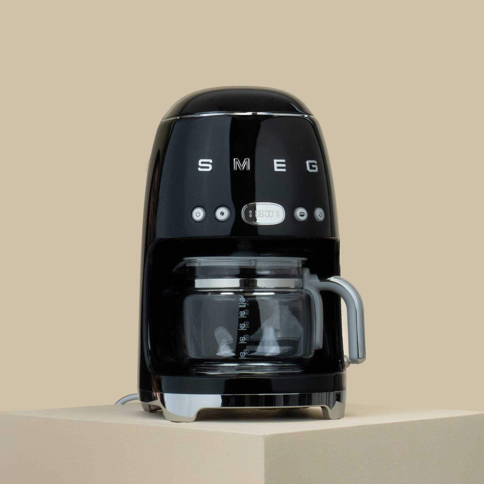 Smeg 50's Style Drip Filter Coffee Machine Black | Adoration Bouquet Smeg 50's Style Drip Filter Coffee Machine Black | Adoration Bouquet