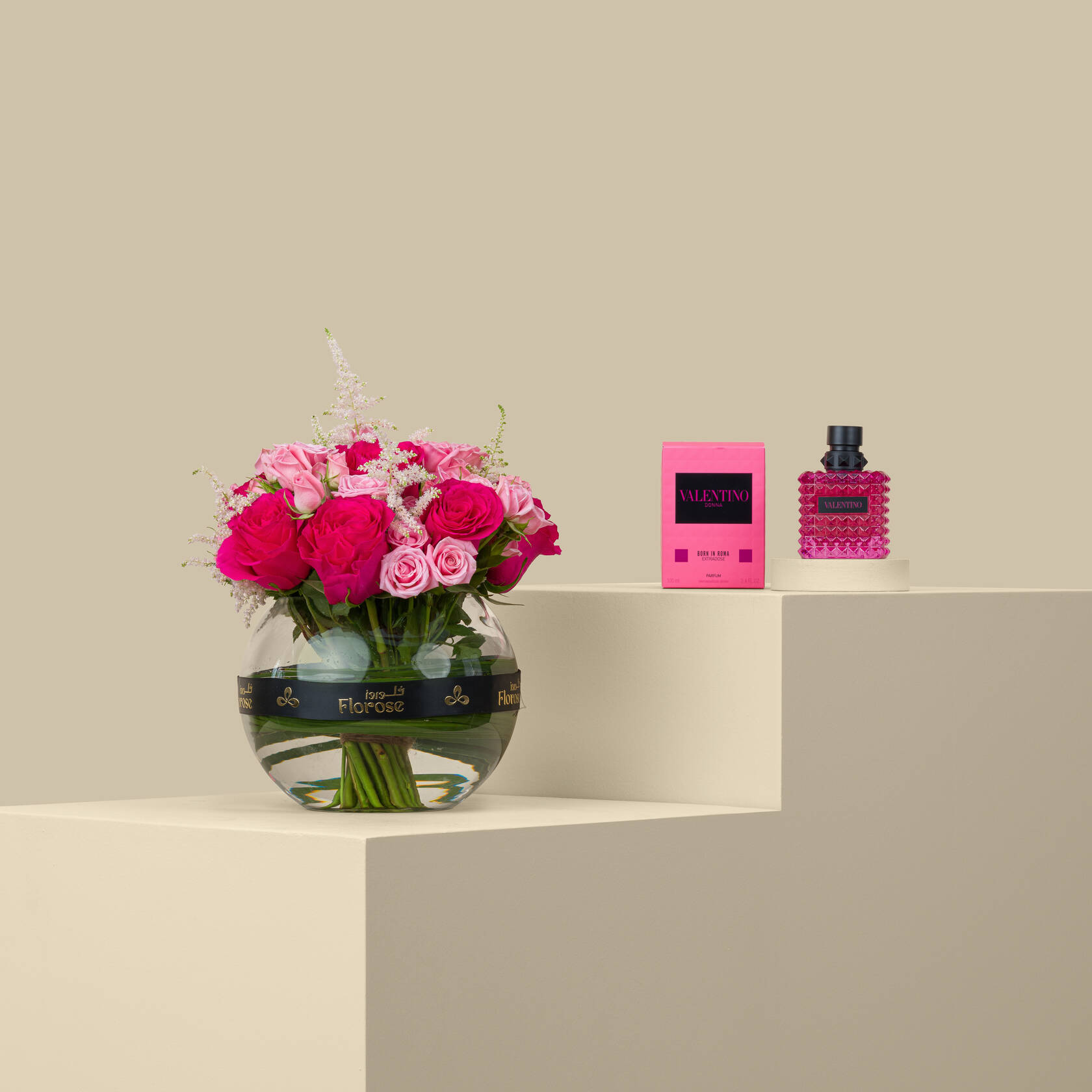 Valentino Born In Roma Donna Extradose Perfum | Feminine Glow Vase Valentino Born In Roma Donna Extradose Perfum | Feminine Glow Vase