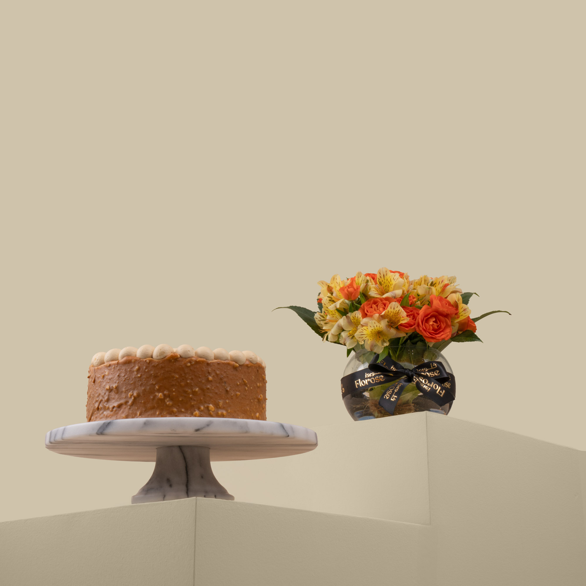 Sweet Atelier | Chocolate Hazelnut Cake | Sunny Joy Vase Sweet Atelier | Chocolate Hazelnut Cake | Sunny Joy Vase