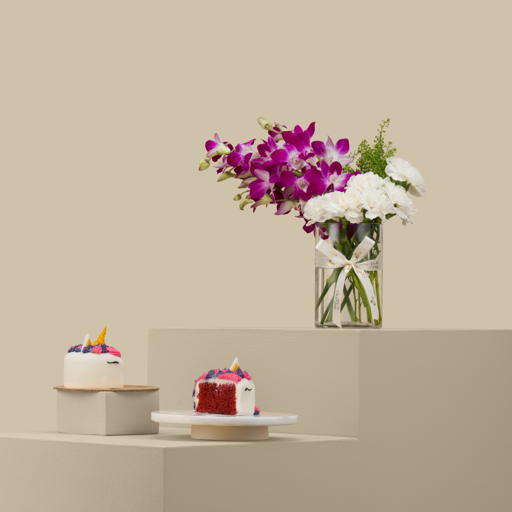 Helen Unicorn Mini Cake | Charismatic Vase Helen Unicorn Mini Cake | Charismatic Vase