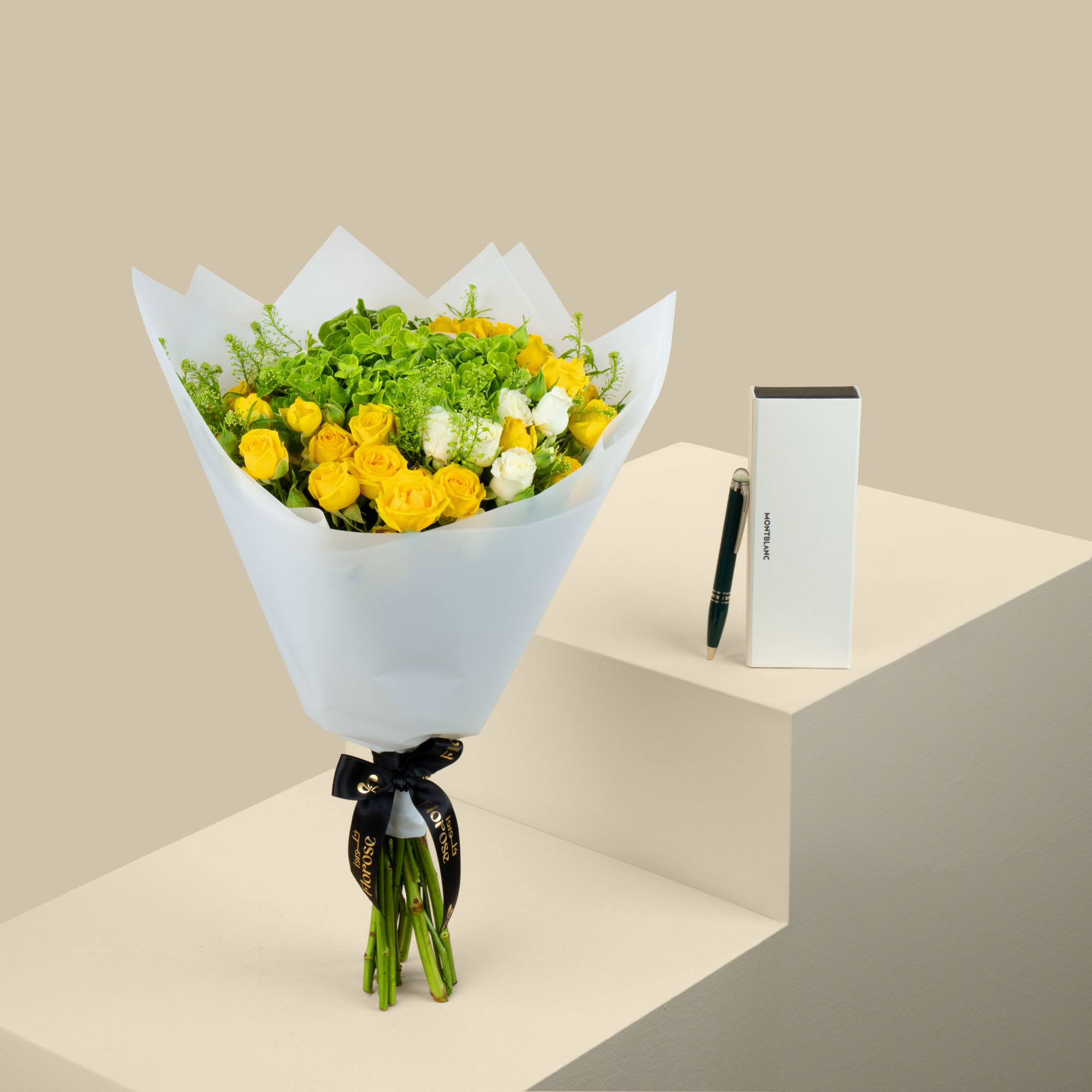 Montblanc Star Walker Polar Green Ball Pen | Glow Vase Montblanc Star Walker Polar Green Ball Pen | Glow Vase