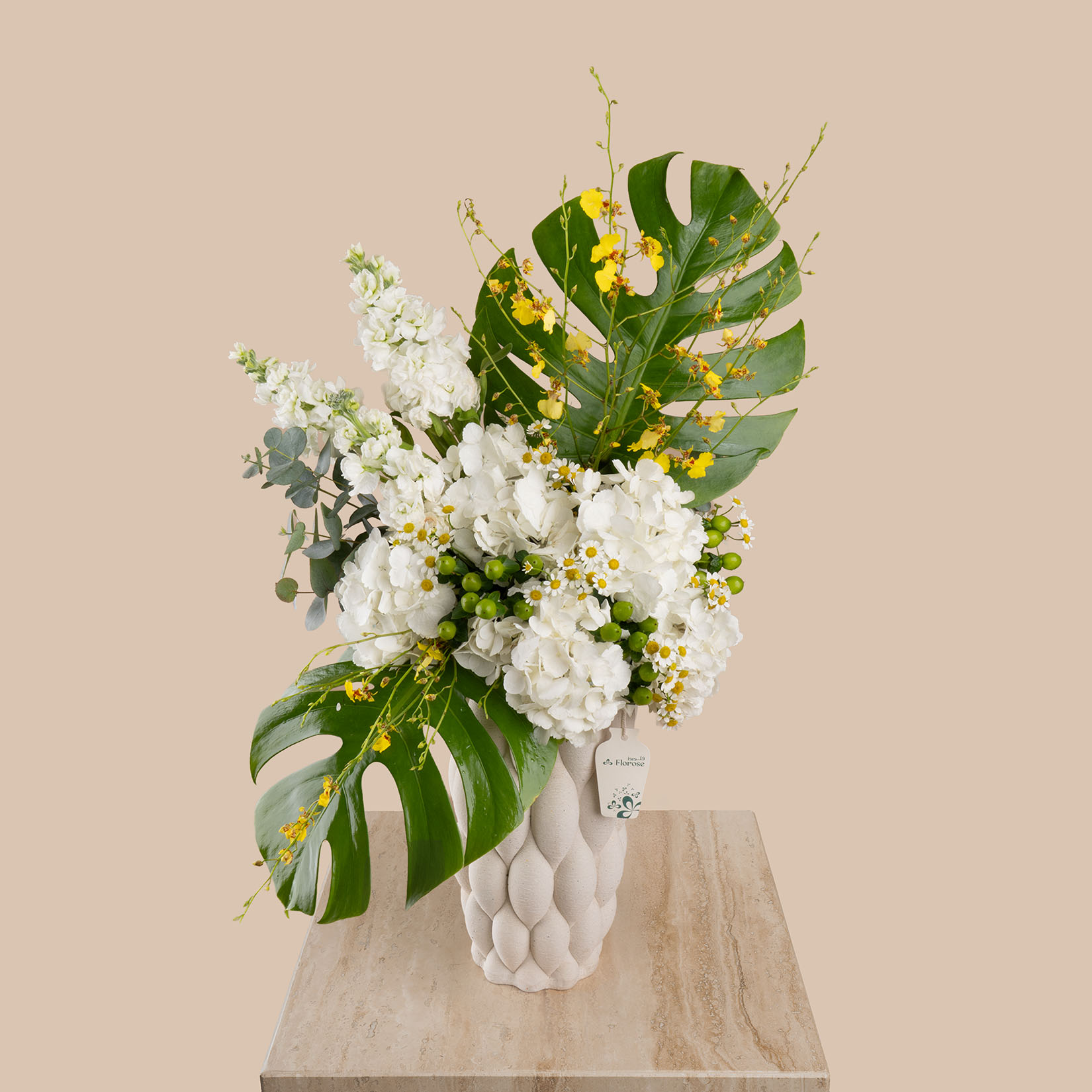 Luxurious Radiance Premium Vase Luxurious Radiance Premium Vase