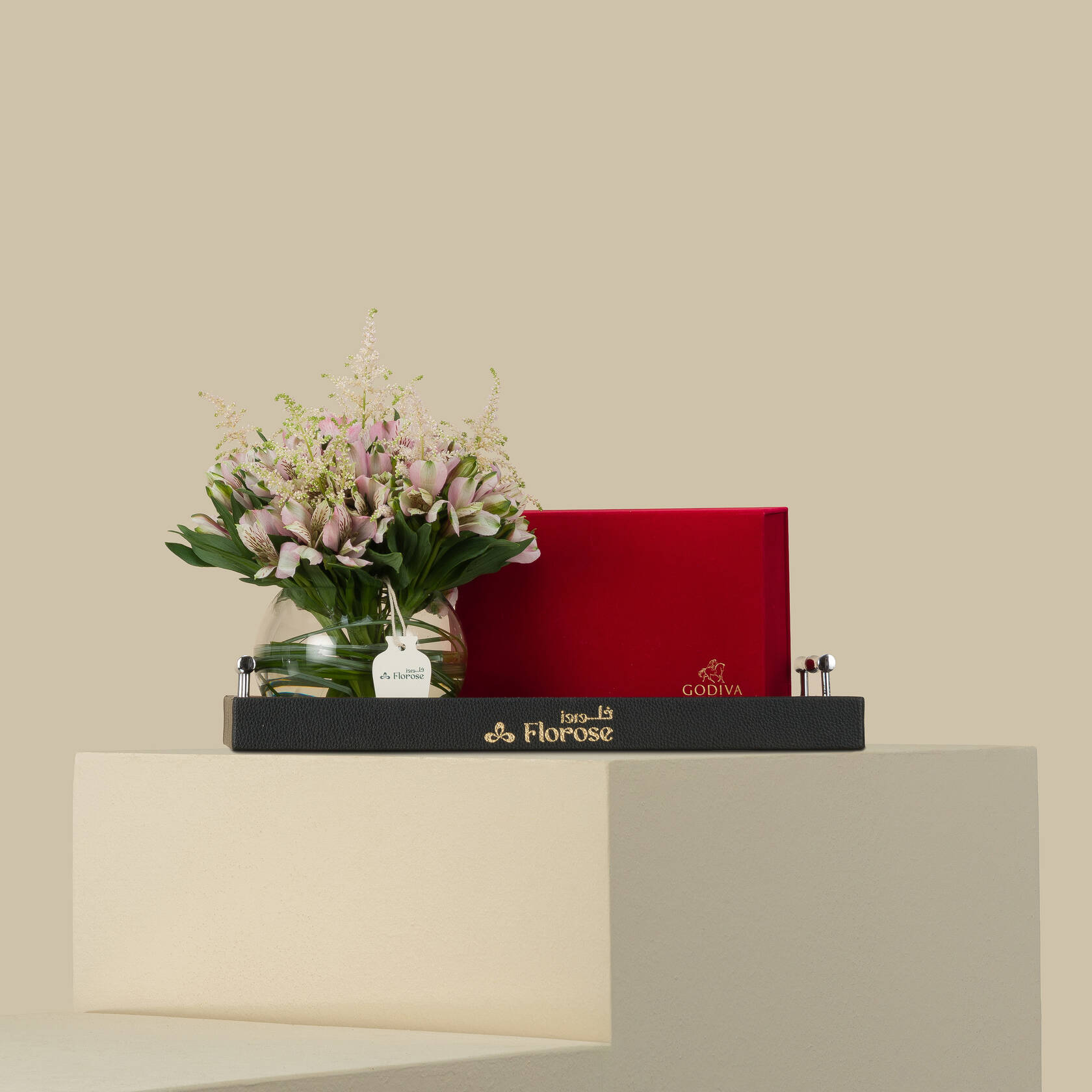 GODIVA Medium Red Velvet Royal Chocolate Box | Pink Vase GODIVA Medium Red Velvet Royal Chocolate Box | Pink Vase