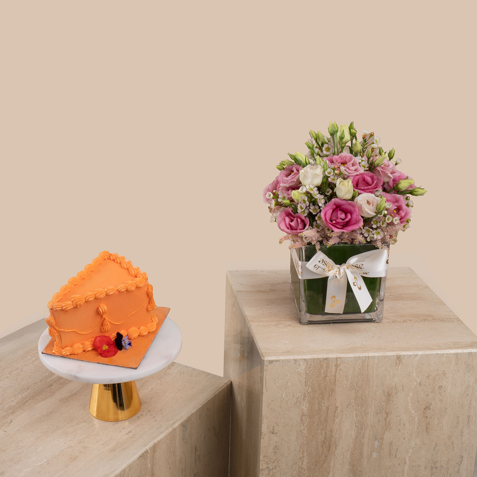 Sweet Atelier | Summer Passionfruit Orange Cake | Soft Poem Vase Sweet Atelier | Summer Passionfruit Orange Cake | Soft Poem Vase