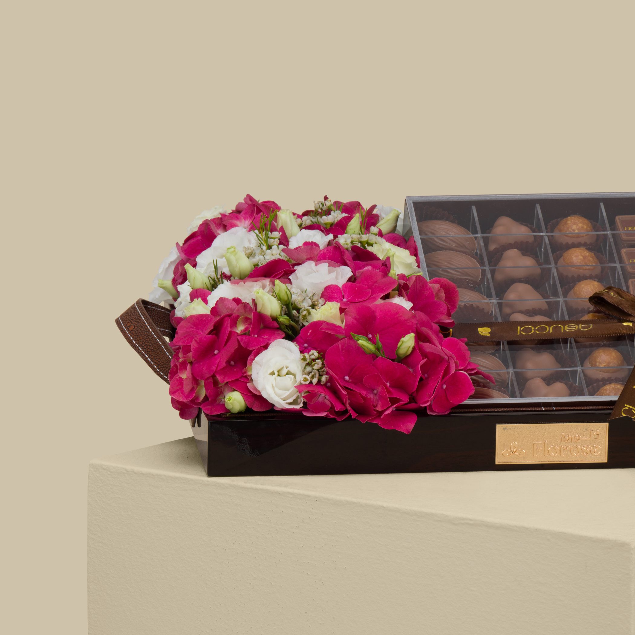Abucci Praline Chocolate Box 36 Pieces | Bright Roses Abucci Praline Chocolate Box 36 Pieces | Bright Roses