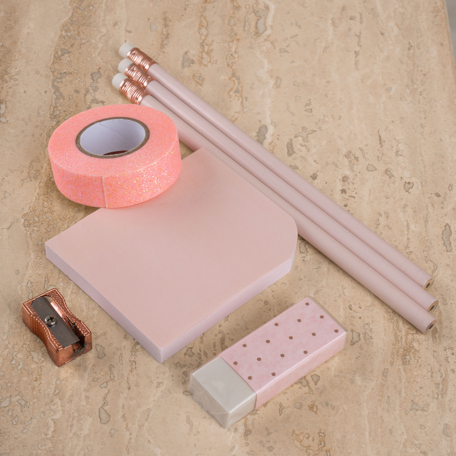 مجموعة أدوات مدرسية من جرير - وردي | مزهرية الأناقة مجموعة أدوات مدرسية من جرير - وردي | مزهرية الأناقة