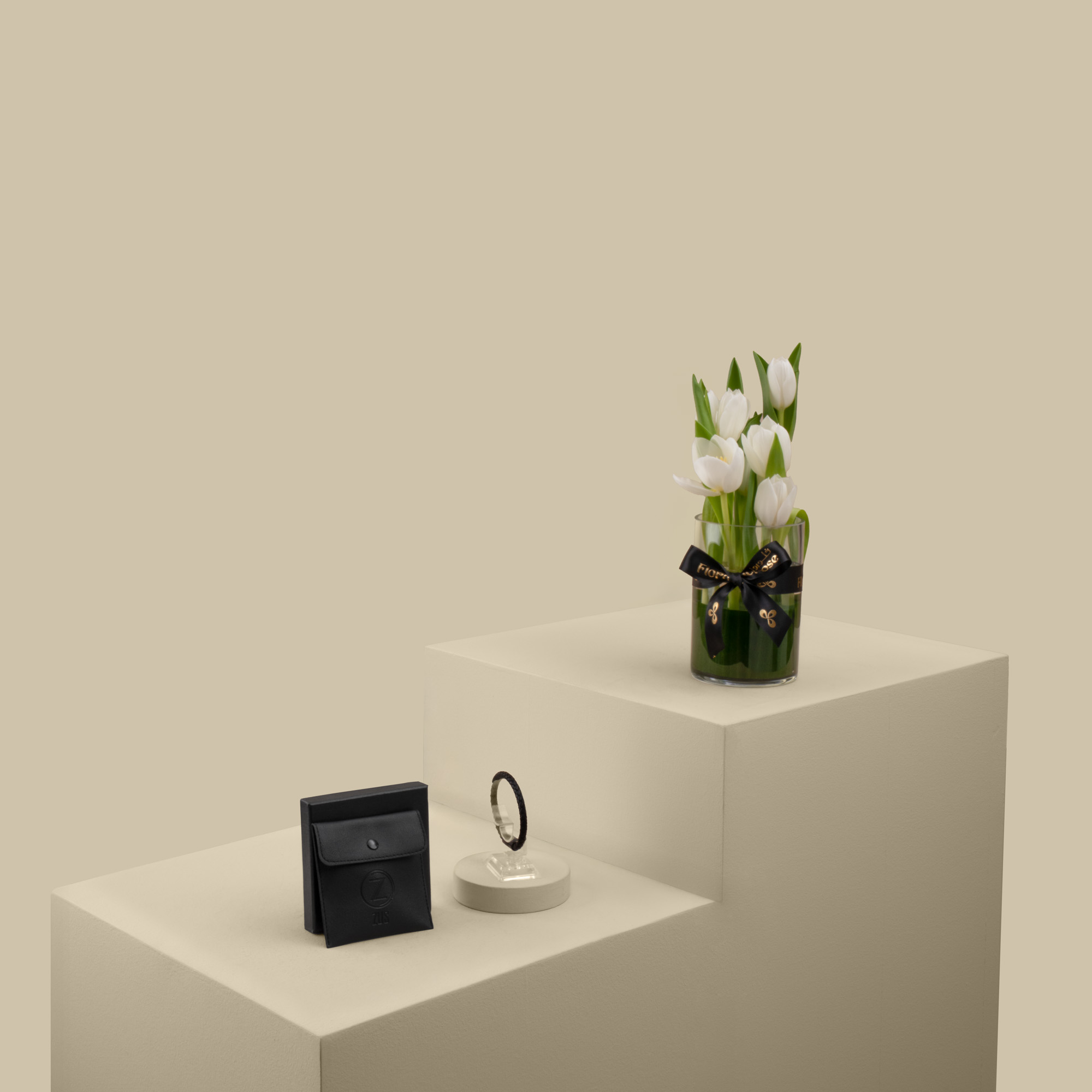 White Tulip Vase with ZUS Black Leather Bracelet White Tulip Vase with ZUS Black Leather Bracelet