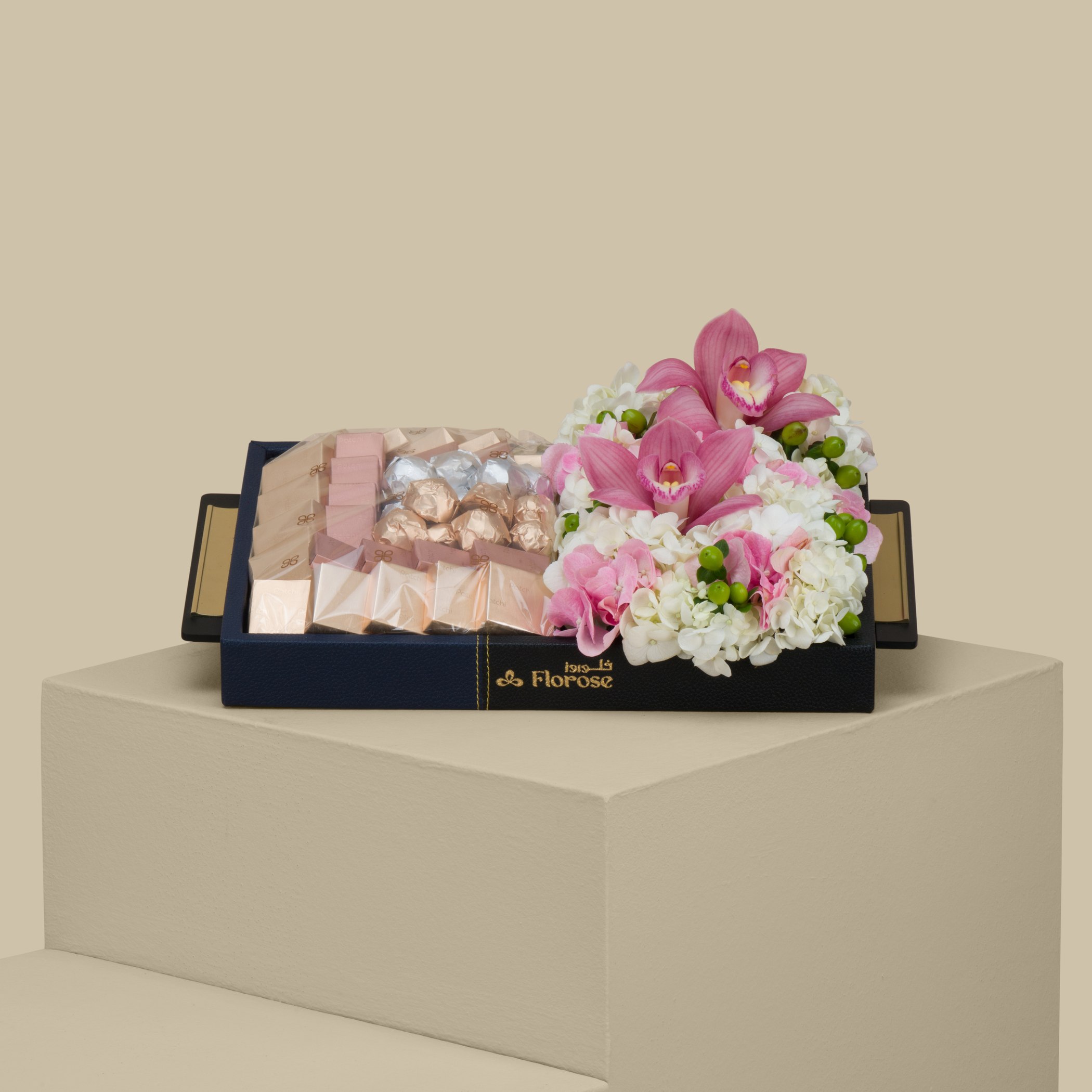Patchi Luxury Tray 39 Chocolates | Pink Roses Patchi Luxury Tray 39 Chocolates | Pink Roses