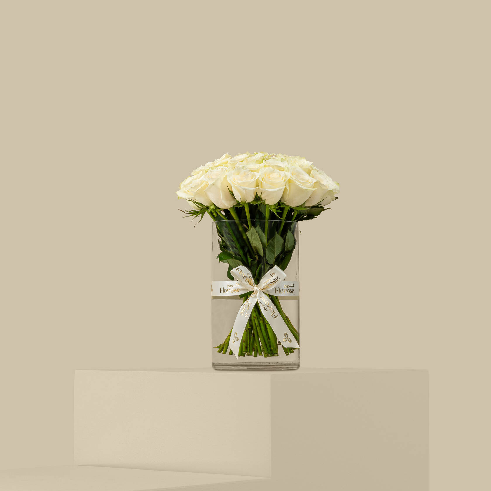 Attractive Rose Vase White | 35 Flowers Attractive Rose Vase White | 35 Flowers