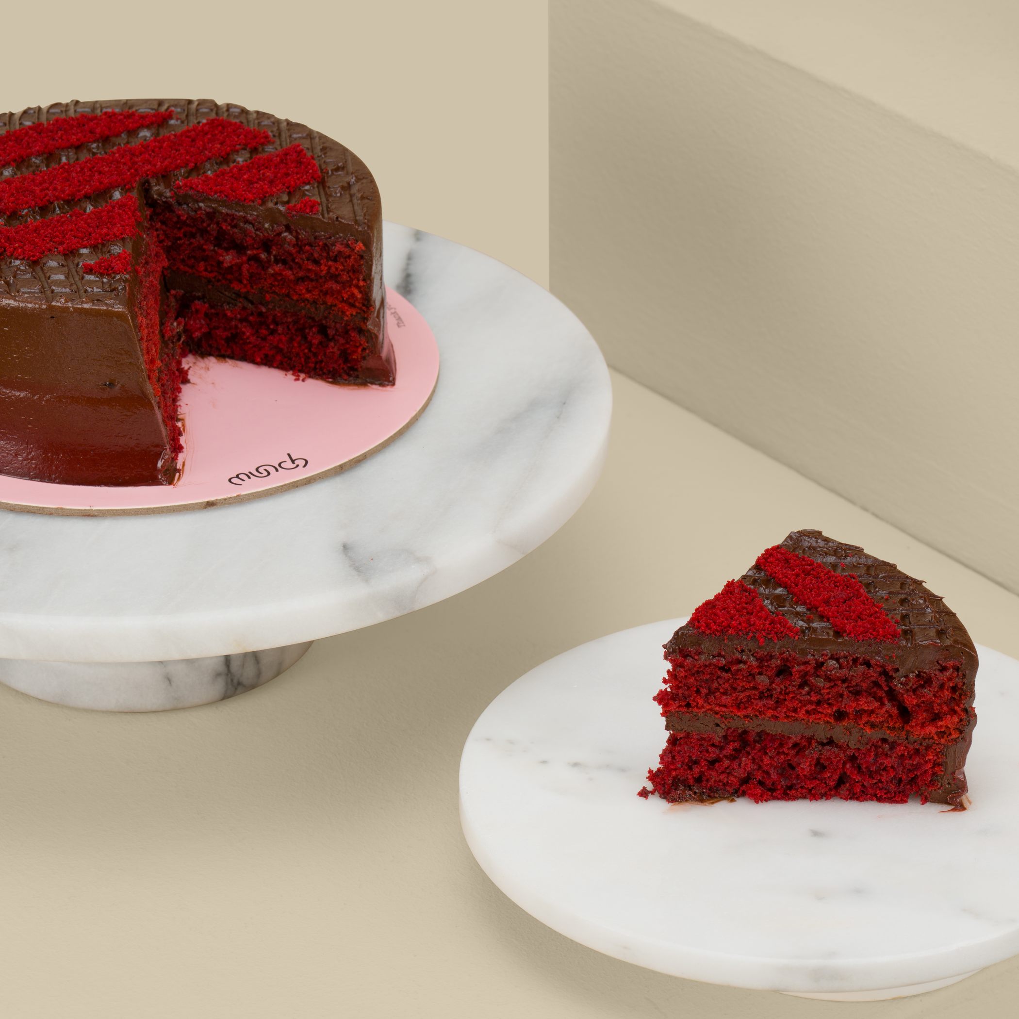 Munch Chocolate Velvet Cake | First Moments Square Vase Munch Chocolate Velvet Cake | First Moments Square Vase