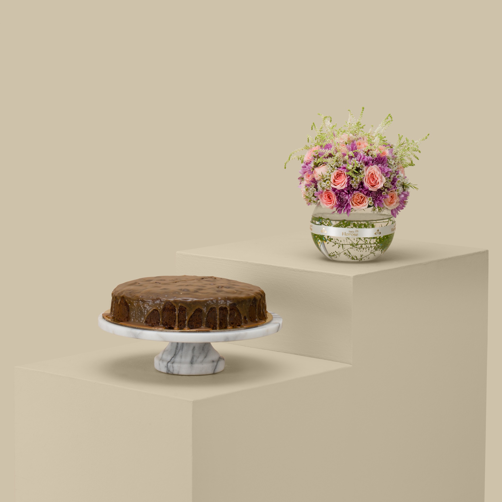 Ganache Date Cake - Large | Dreamy Twilight Round Vase Ganache Date Cake - Large | Dreamy Twilight Round Vase