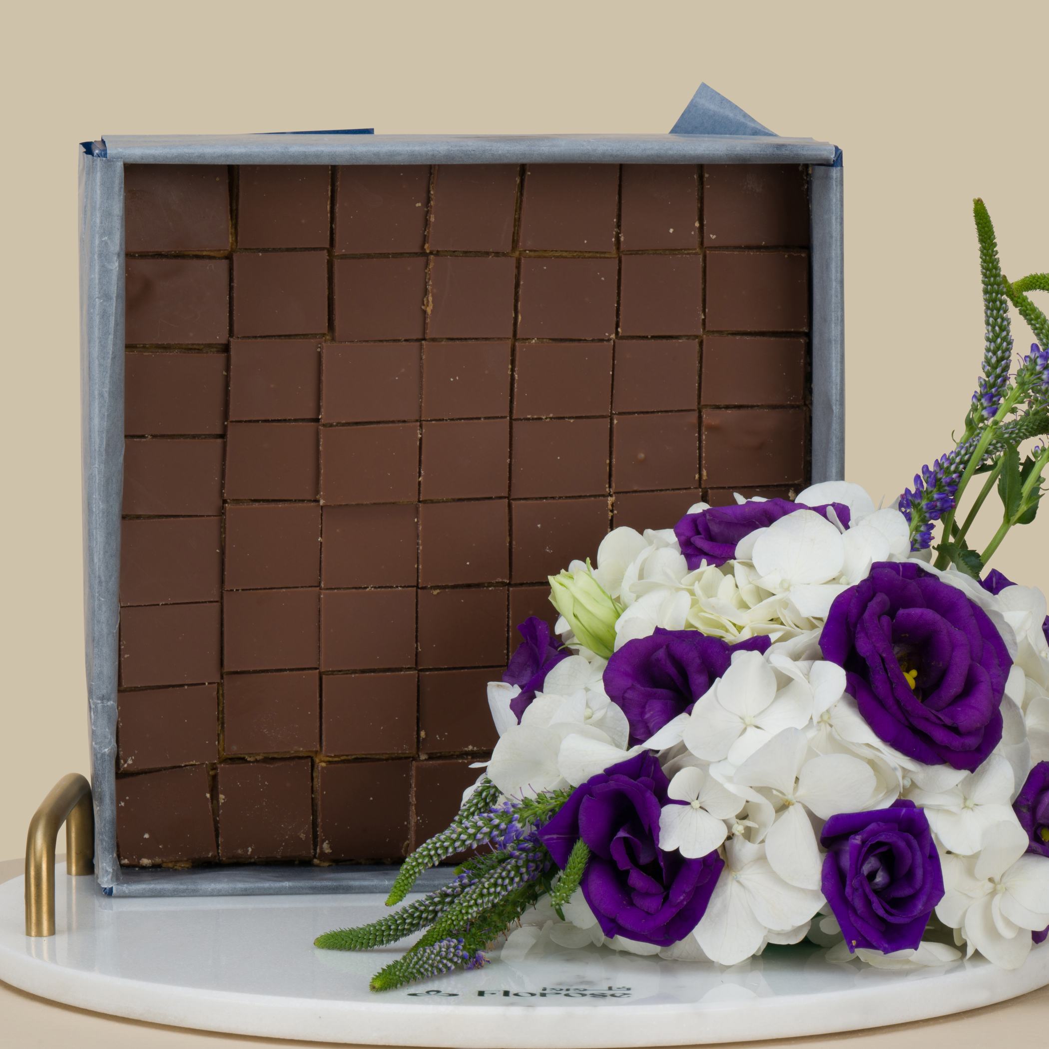 Hanoverian Caramel Chocolate | Elegant Flowers Hanoverian Caramel Chocolate | Elegant Flowers