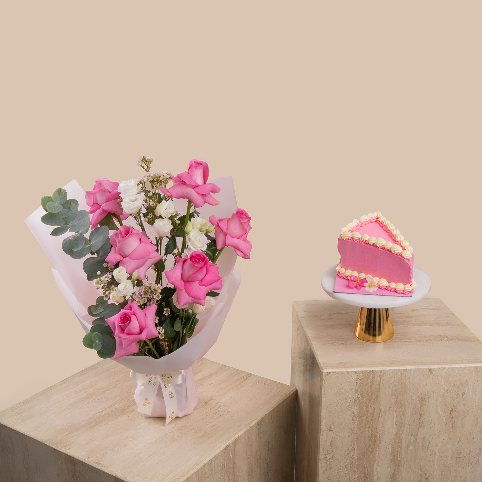 Sweet Atelier | Summer Strawberry Vanilla Cake | Delicate Bouquet Sweet Atelier | Summer Strawberry Vanilla Cake | Delicate Bouquet