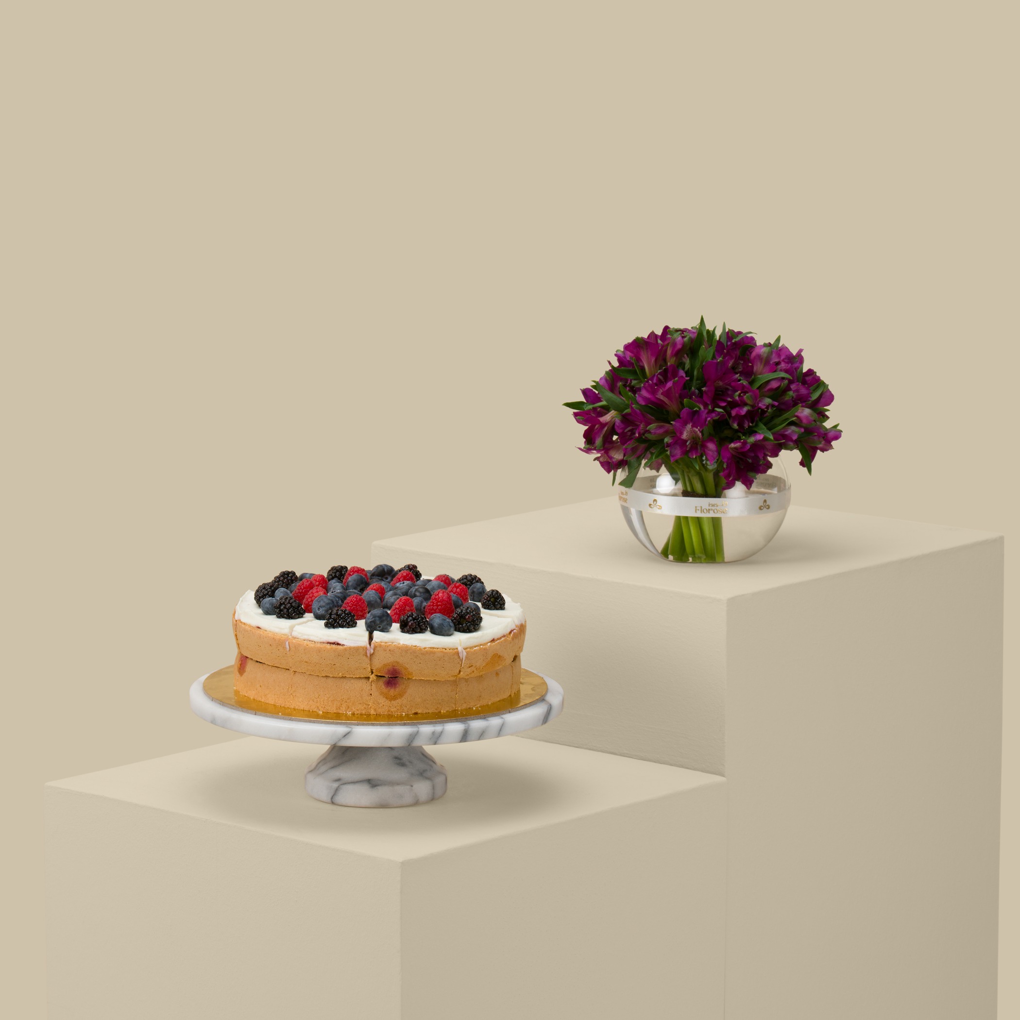 Ganache Raspberry Cake | Magical Moment Round Vase Ganache Raspberry Cake | Magical Moment Round Vase
