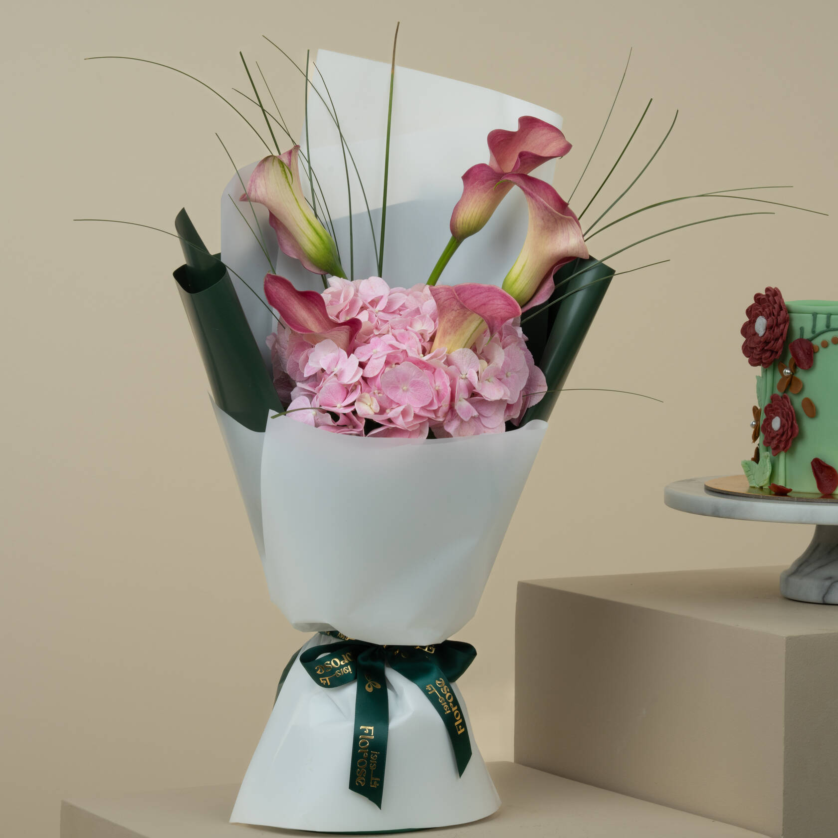Helen's Flowers Cakes | Enchanting Elegance Bouquet Helen's Flowers Cakes | Enchanting Elegance Bouquet