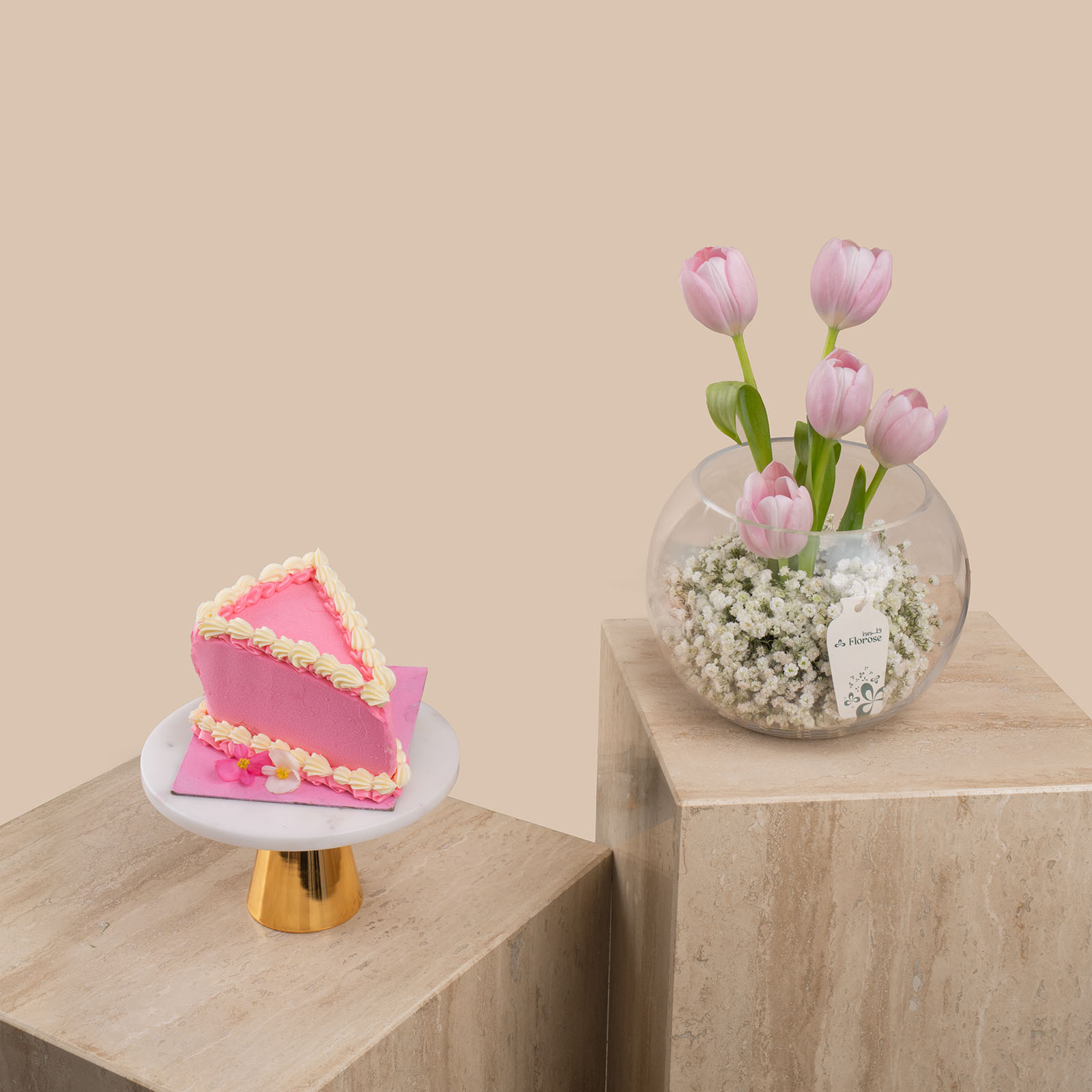 Sweet Atelier | Summer Strawberry Vanilla Cake | Pink Dreams Vase Sweet Atelier | Summer Strawberry Vanilla Cake | Pink Dreams Vase