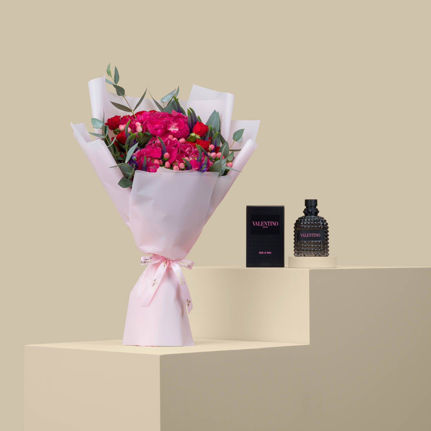 عطر أومو بورن إن روما فالنتينو | باقة الحضور الأنيق عطر أومو بورن إن روما فالنتينو | باقة الحضور الأنيق