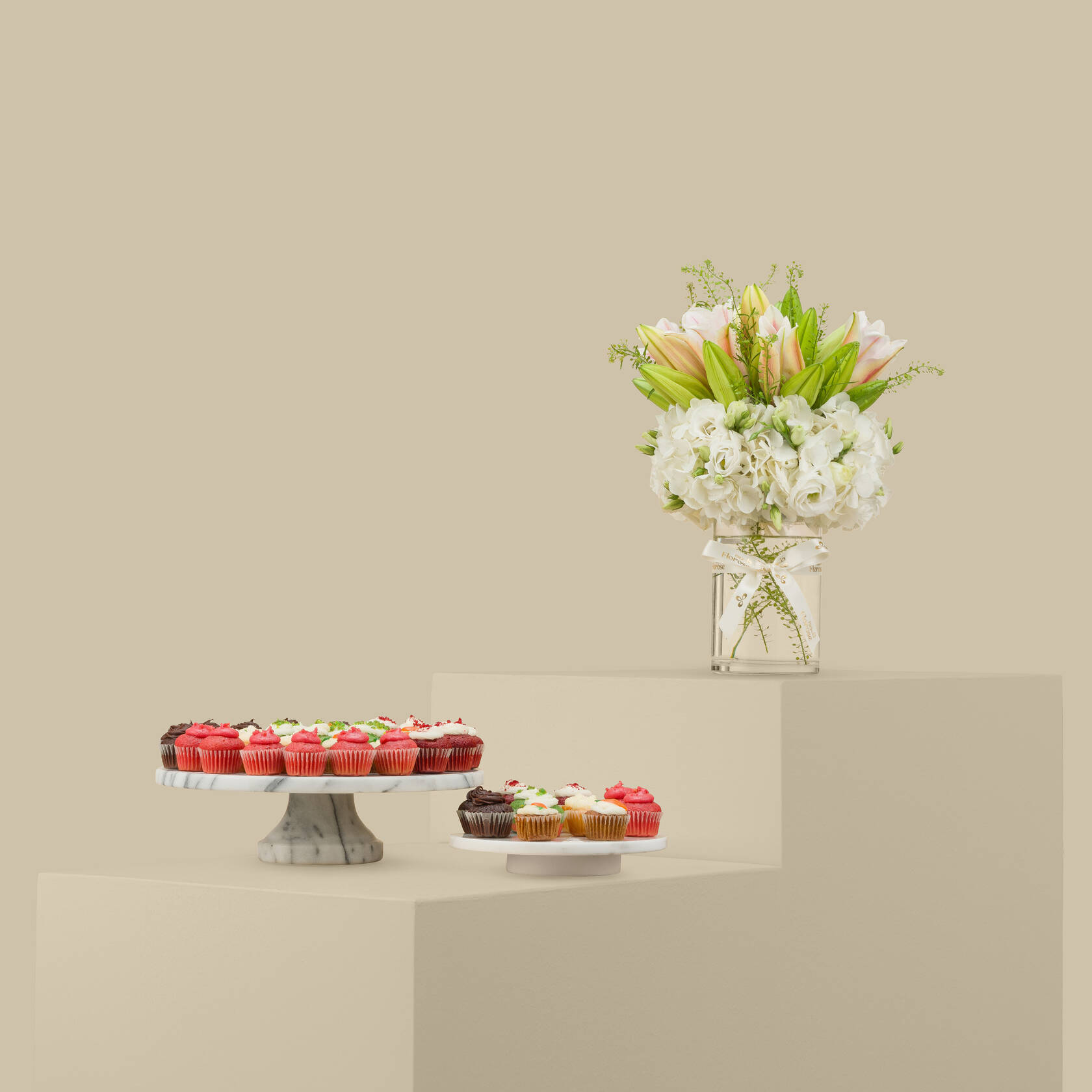 Helen Mini Cup Cake Box | Love Tenderness Vase Helen Mini Cup Cake Box | Love Tenderness Vase