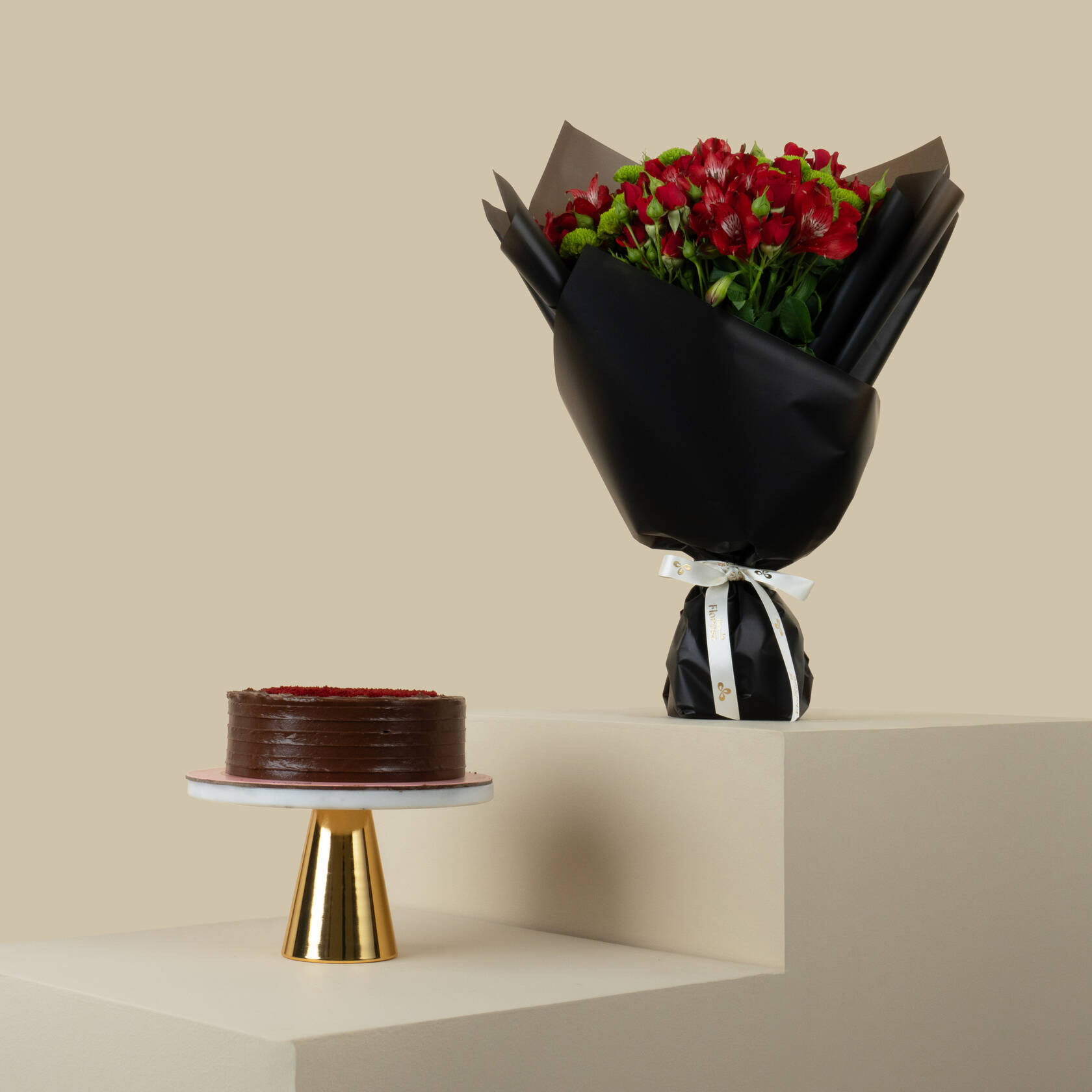 Munch Chocolate Velvet Cake | Everlasting Love Bouquet Munch Chocolate Velvet Cake | Everlasting Love Bouquet