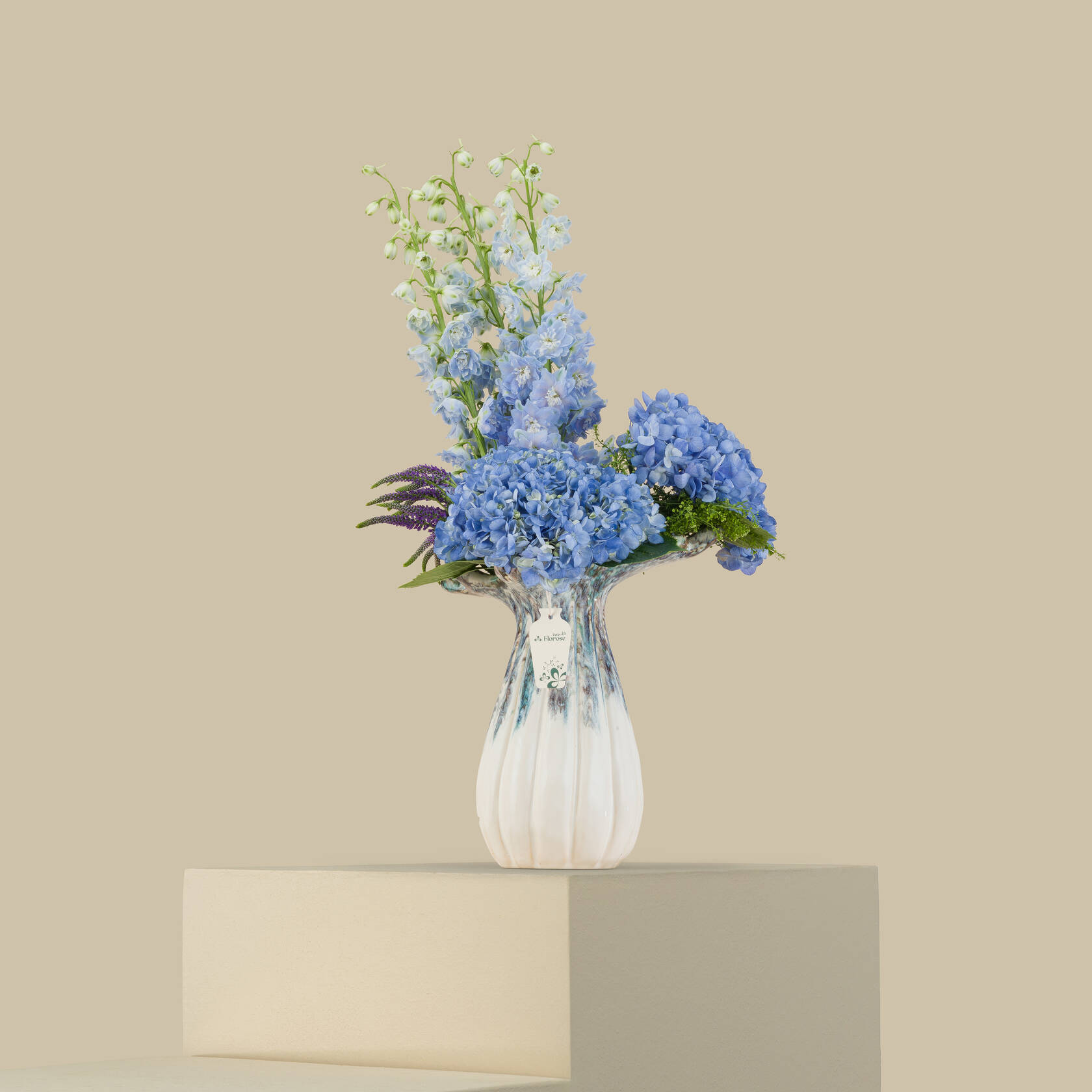 مزهرية بريميوم الحلم النيلي مزهرية بريميوم الحلم النيلي