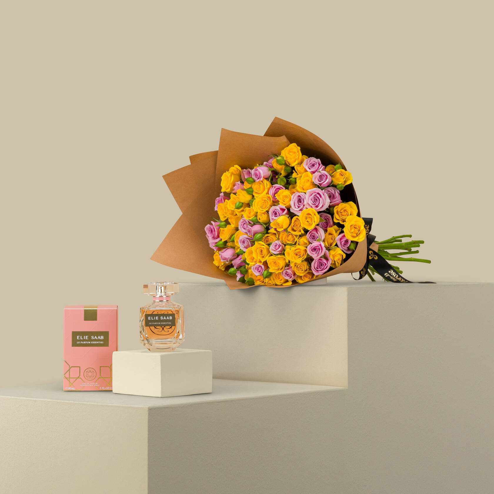 عطر لو بارفيوم إسنشال إيلي صعب | باقة المزيج المتناغم عطر لو بارفيوم إسنشال إيلي صعب | باقة المزيج المتناغم