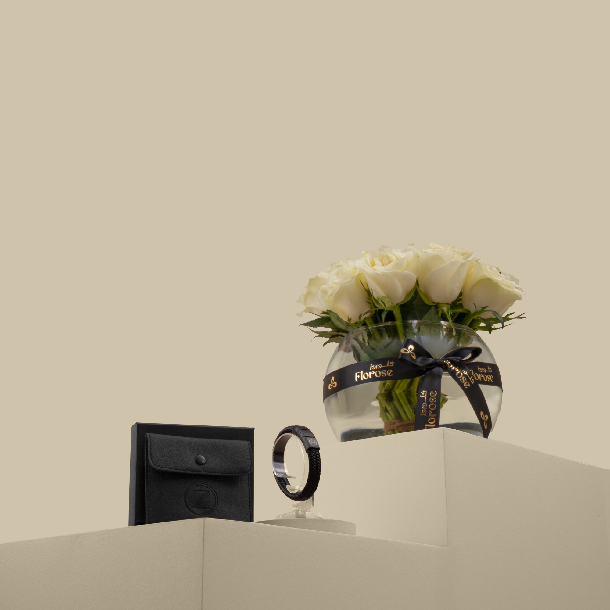 20 White Rose I ZUS Black Leather Bracelet 20 White Rose I ZUS Black Leather Bracelet