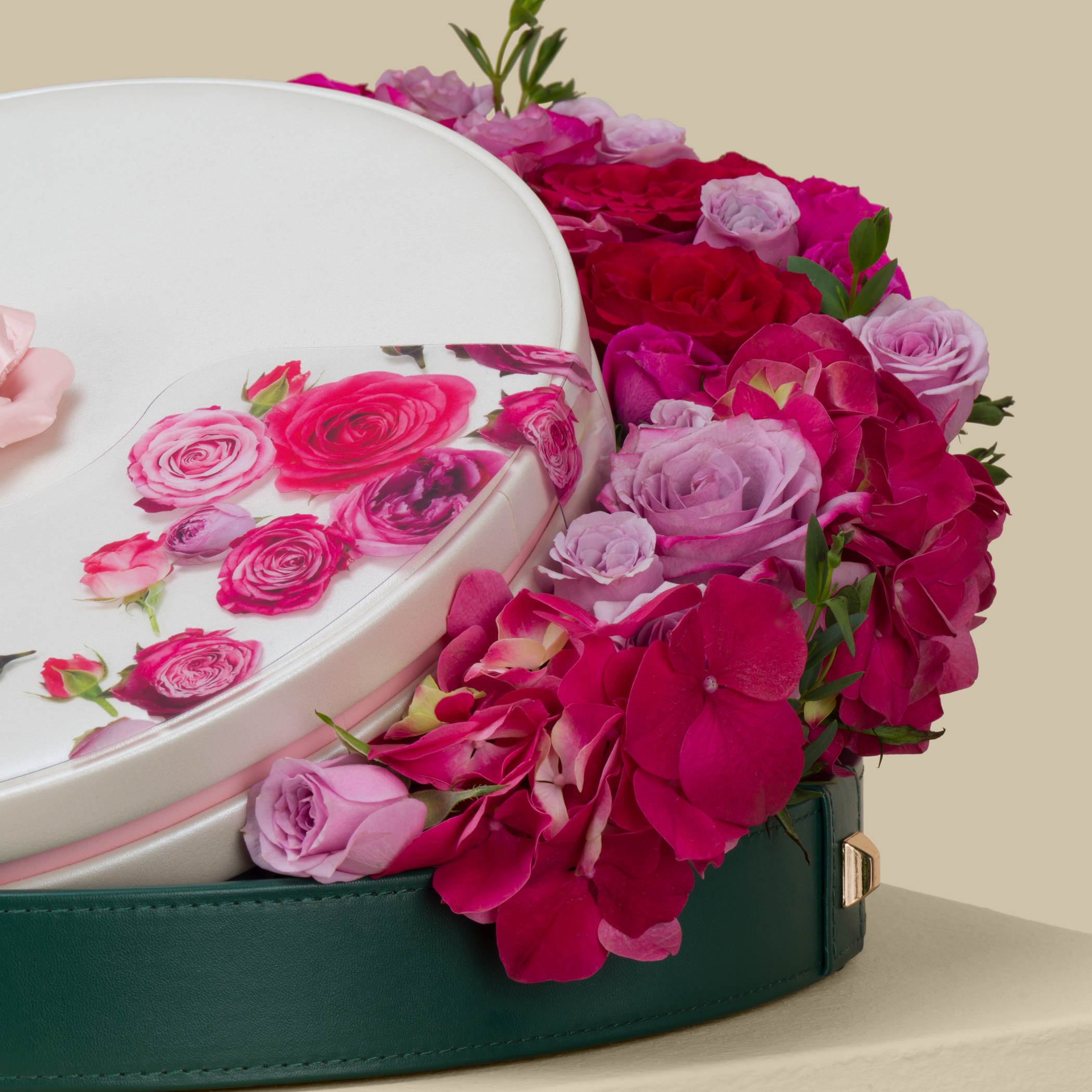 Bostani Large Box Of Rose Chocolates | Flower Circle Bostani Large Box Of Rose Chocolates | Flower Circle