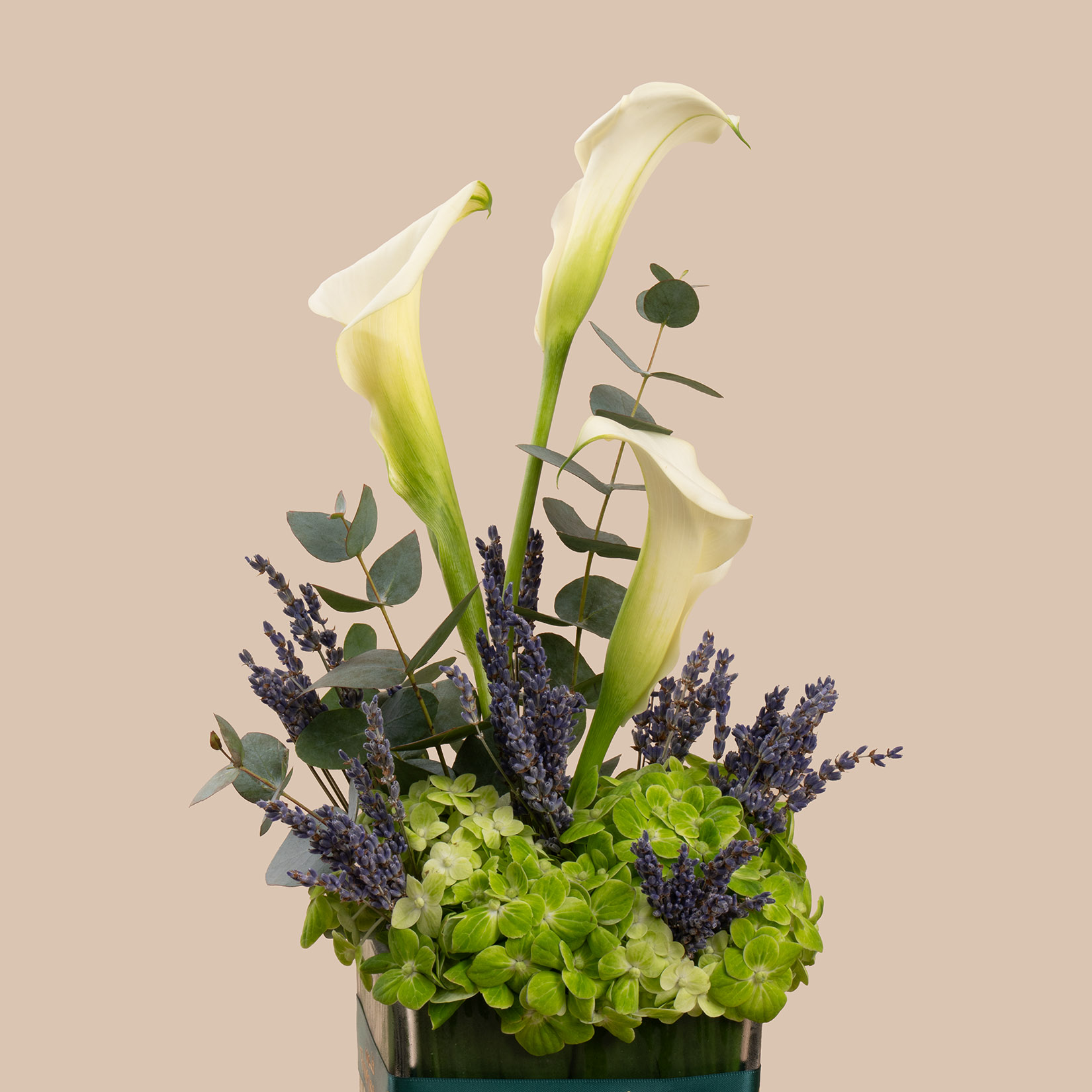 Godiva Chocolate For National Day | Pure Essence Vase Godiva Chocolate For National Day | Pure Essence Vase