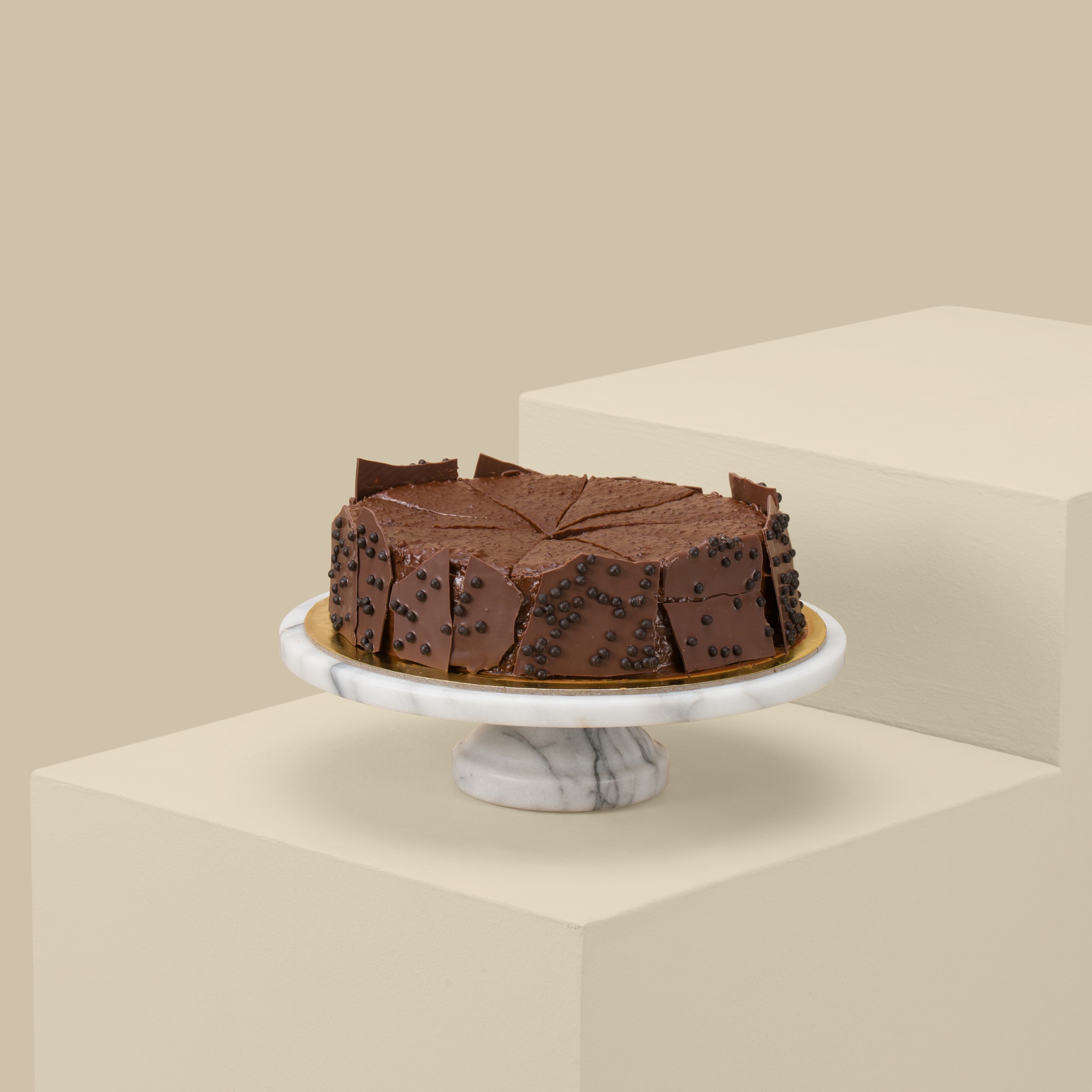 Ganache Chocolate Crunchy Cake | Pearl Flower Round Vase Ganache Chocolate Crunchy Cake | Pearl Flower Round Vase