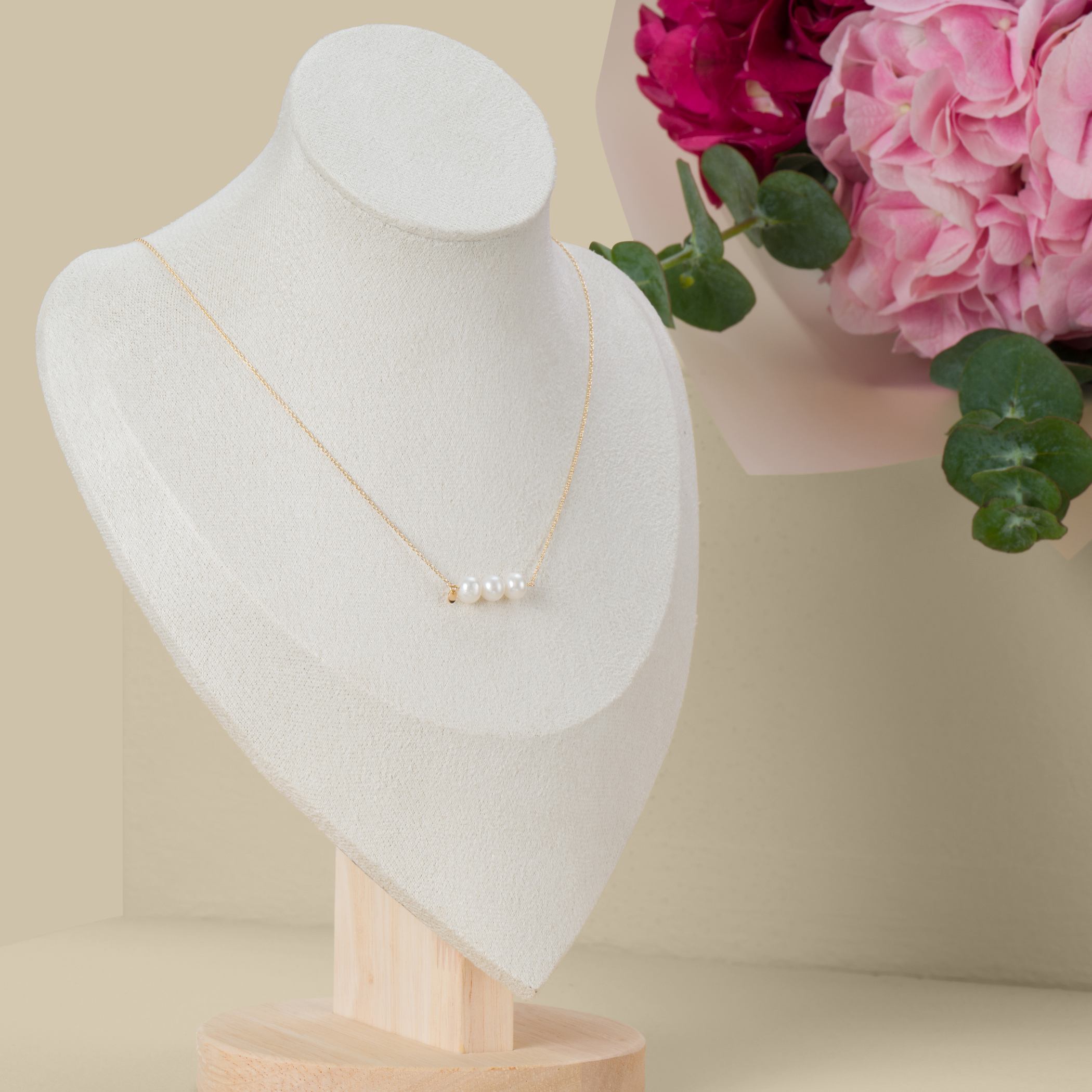 Damas Kiku Necklace Pearl | Rosy Medley Bouquet Damas Kiku Necklace Pearl | Rosy Medley Bouquet